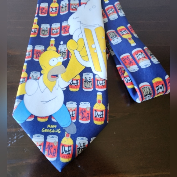 The Simpsons Homer Simpson DUFF Beer Tie with Original Store Tag 100% Polyester - Picture 3 of 7